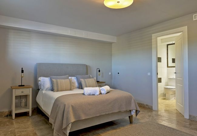 Villa in Jerez de la Frontera - Villa Montecastillo Villa in Jerez de la Frontera - Villa Montecastillo